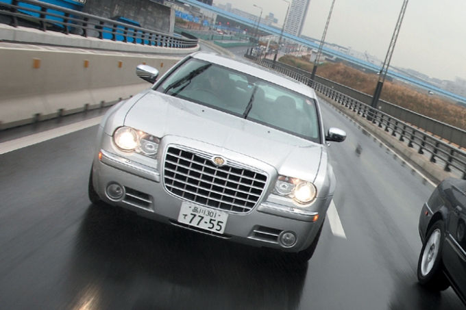 クライスラー 300c Chrysler 300c Vol 1 アメ車と逆輸入車の総合情報サイト アメ車ワールド Amesha World