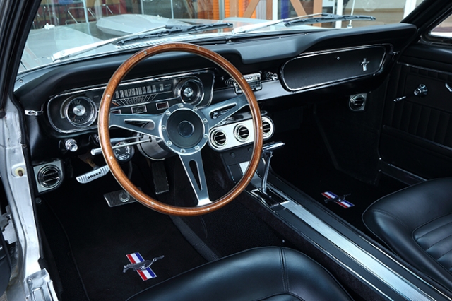 1965年型フォード マスタング ファストバック GT350 CLONE | アメ車と