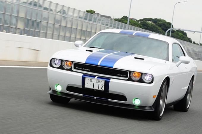 20ｙ－ ジープ グラディエーター 純正ルビコン 392 ブロンズ枠 ボンネットデカール 左右2枚セット｜ダッジ・ジープ・クライスラ- アメ車の専門店  充実のカスタムとサポートをご提供します。パーツ通販可能です。自社輸入にて迅速にお取り寄せ可能です、新車・中古車もお ... 392エンブレムネームプレート2枚。ダッジチャレンジャーチャージャーデュランゴとジープラングラーグラディエーターとラム1500 6.