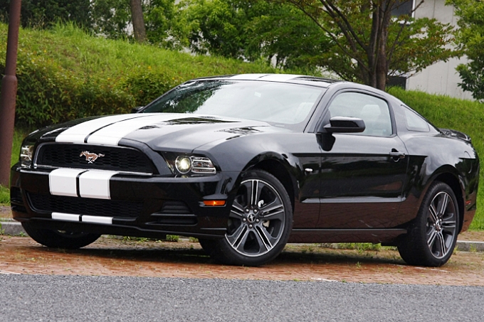 2013年型 フォードマスタング V6 プレミアム (FORD MUSTANG V6) | アメ 