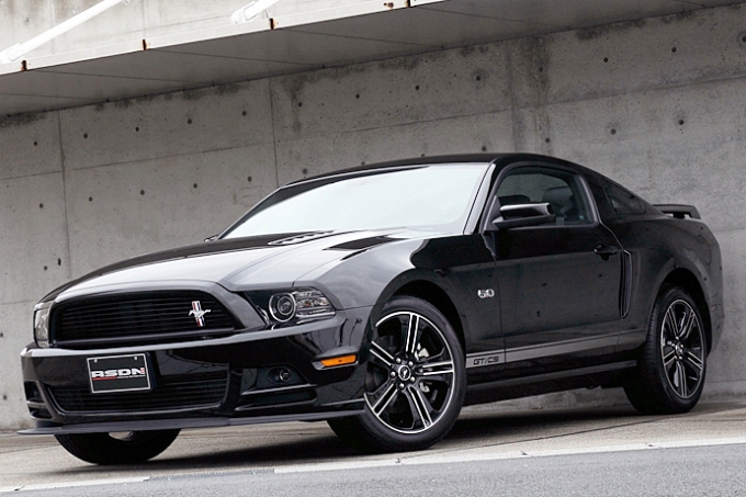 2013年型 フォード マスタング V8GT California Special (FORD MUSTANG