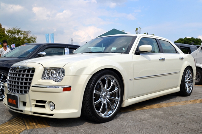 レグザーニ (LEXANI) × 300C & チャージャー | アメ車と逆輸入車の総合