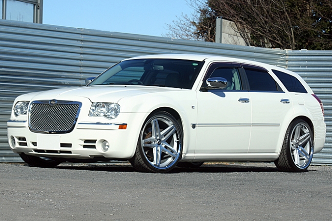 クライスラー300Cツーリング(CHRYSLER 300C TOURING) | アメ車と逆輸入