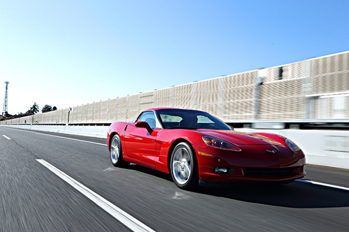 シボレーコルベット C6 (CHEVROLET CORVETTE) | アメ車と逆輸入車の総合情報サイト アメ車ワールド｜Amesha-World