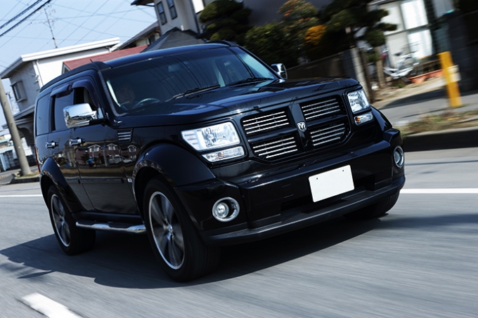 ダッジナイトロ (DODGE NITRO SXT) | アメ車と逆輸入車の総合情報サイト アメ車ワールド｜Amesha-World