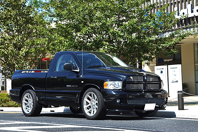 ダッジラム SRT10 (DODGE RAM SRT10) & シボレーSSR (CHEVROLET SSR) vol.1 |  アメ車と逆輸入車の総合情報サイト アメ車ワールド｜Amesha-World