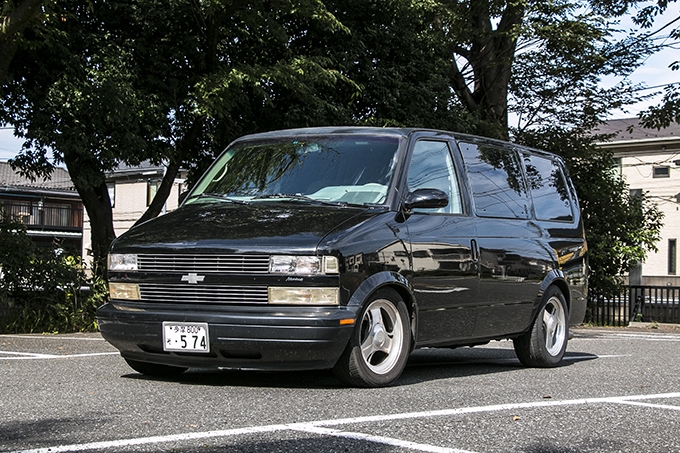 シボレー アストロ 1995ー2002年 GM純正 ストーンモール アメ車 mqdefault.jpg