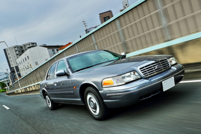 フォードクラウンビクトリア ポリスインターセプター (FORD CROWN 